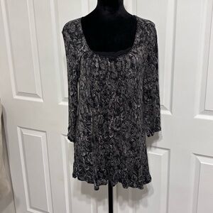 Simply Vera Intimates Elegant Black Gray 
V neck Lace Women's Shirt Top M